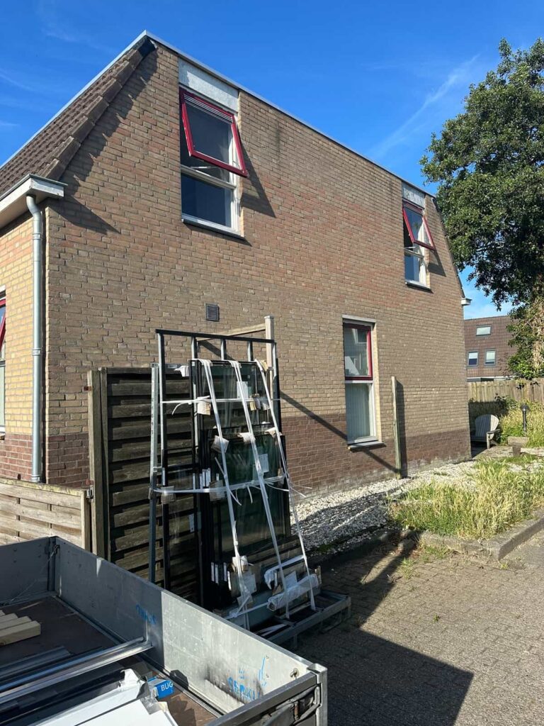 PUR verwijderen van kunststof kozijn: Veilig & Snel (Zonder Schade!)